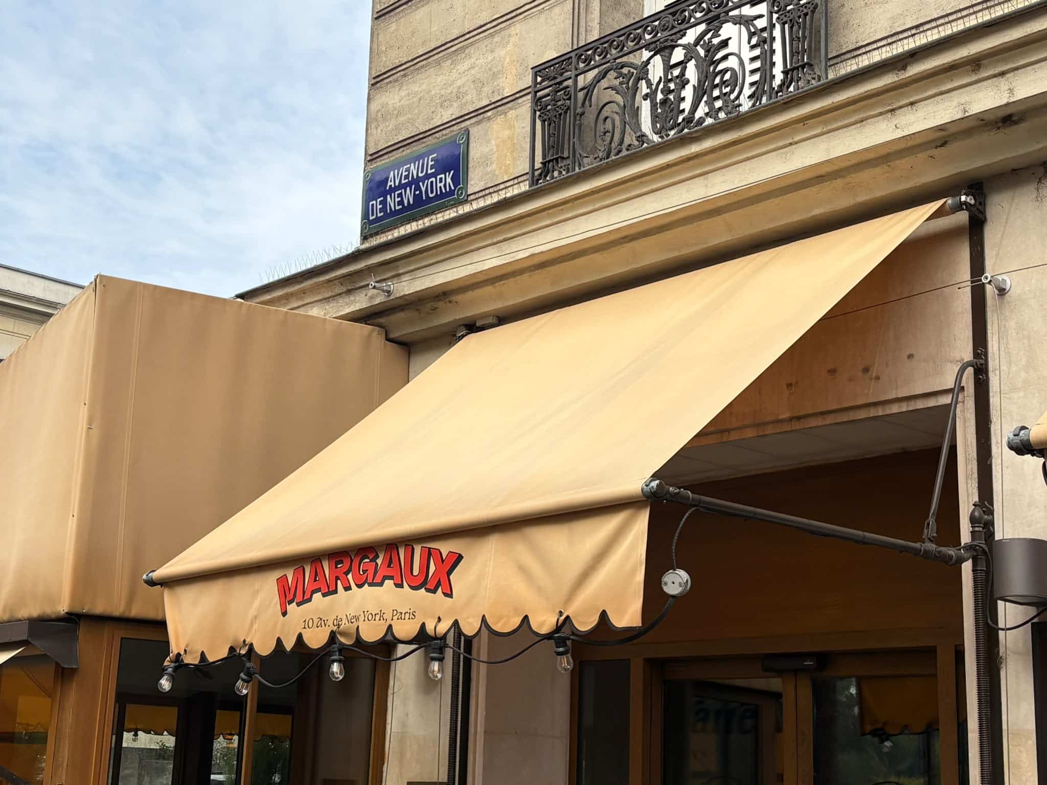 nettoyage-store-banne-margaux-paris